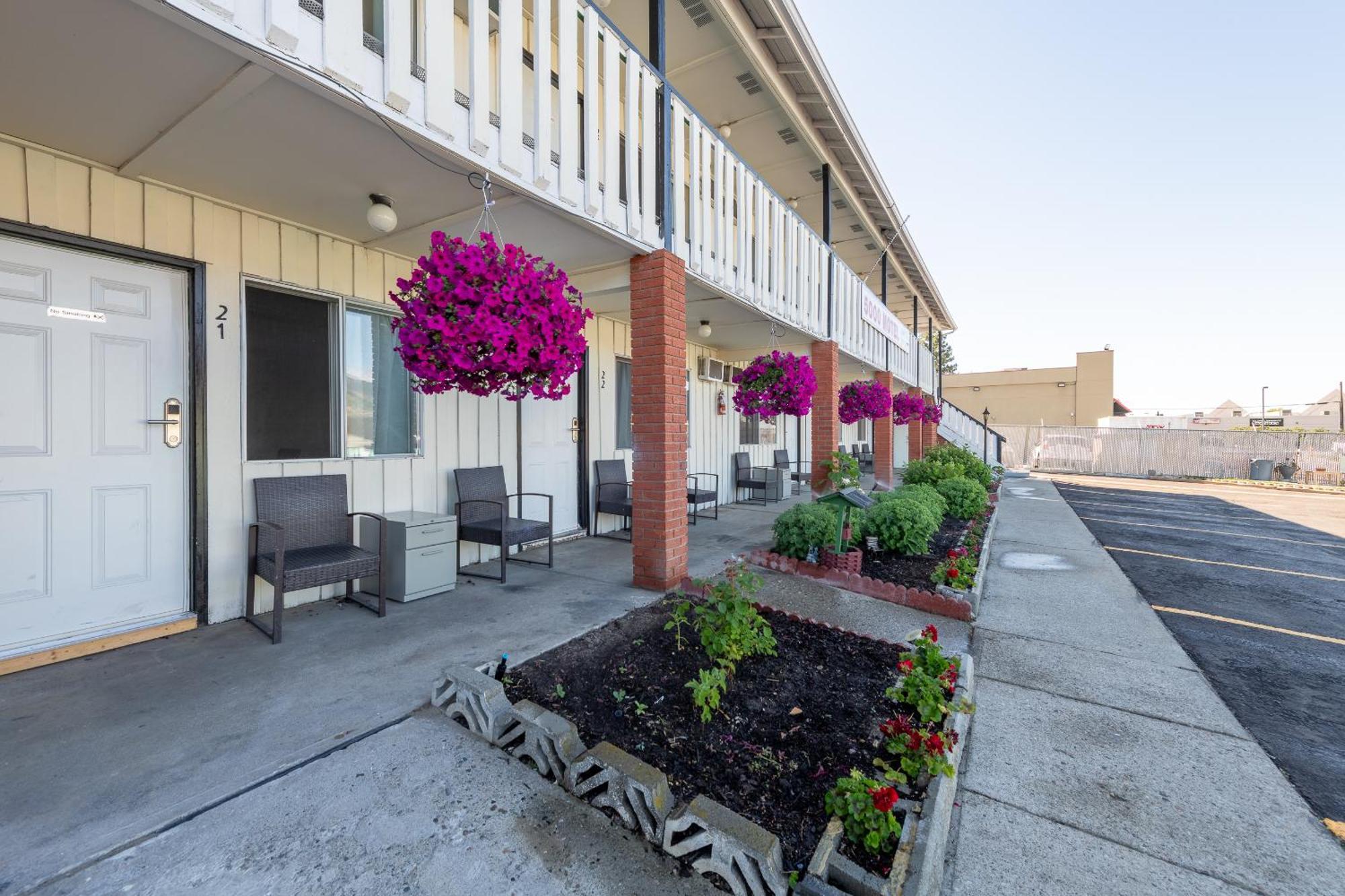 5000 Motel Penticton Buitenkant foto