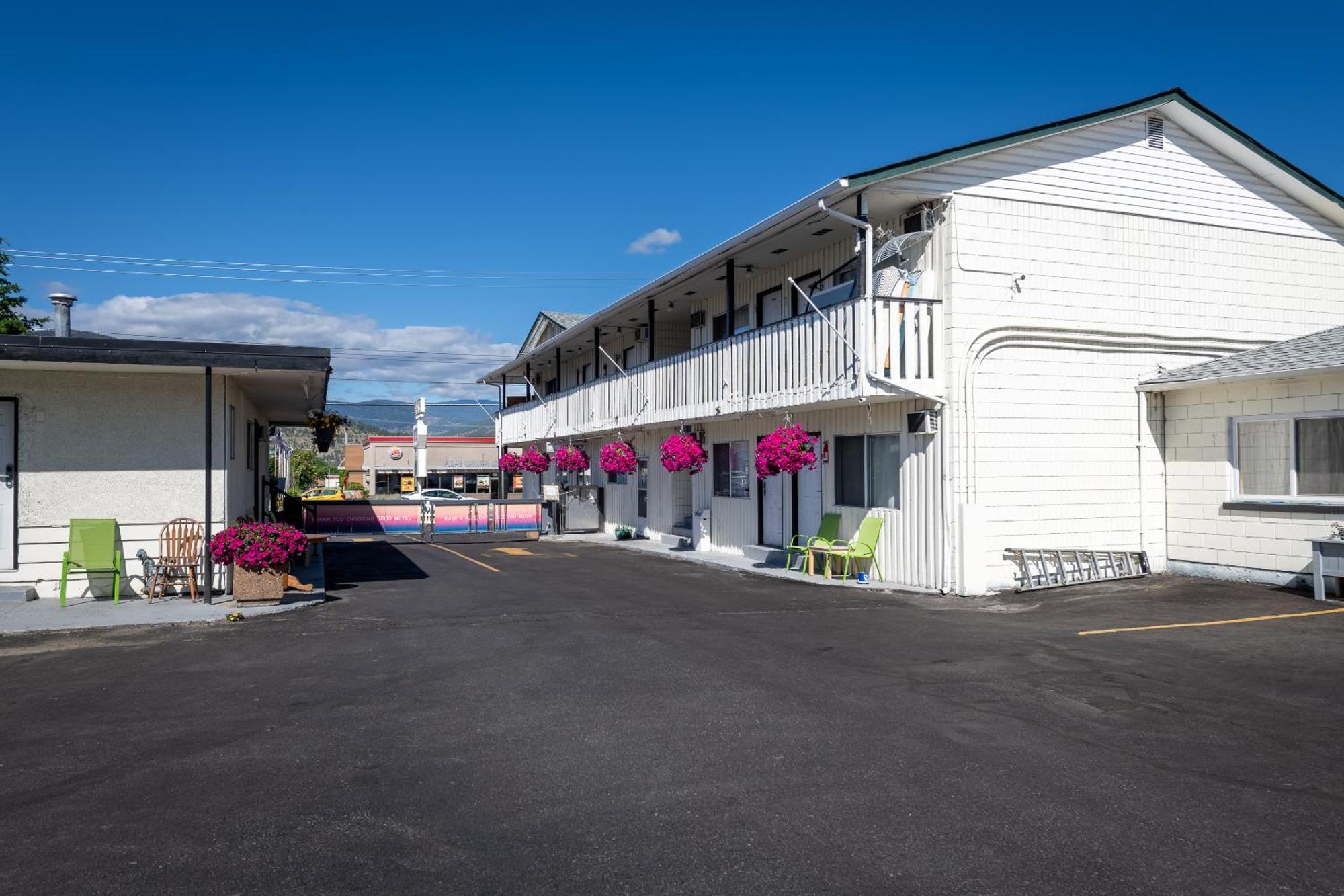 5000 Motel Penticton Buitenkant foto